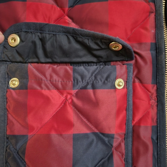 J.Crew Excursion Quilted Puffer Vest Red Navy Buffalo Plaid Size Medium Petite - Picture 8 of 12